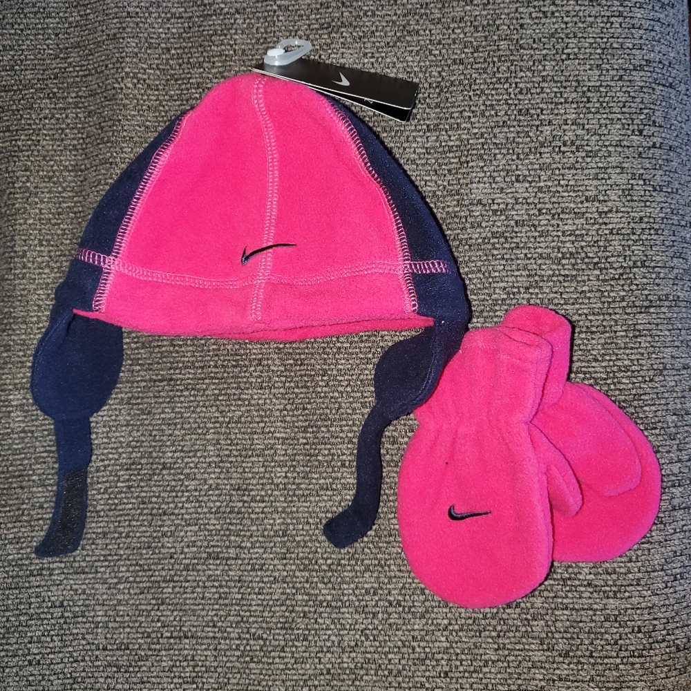 Nike Hat and Mitten set